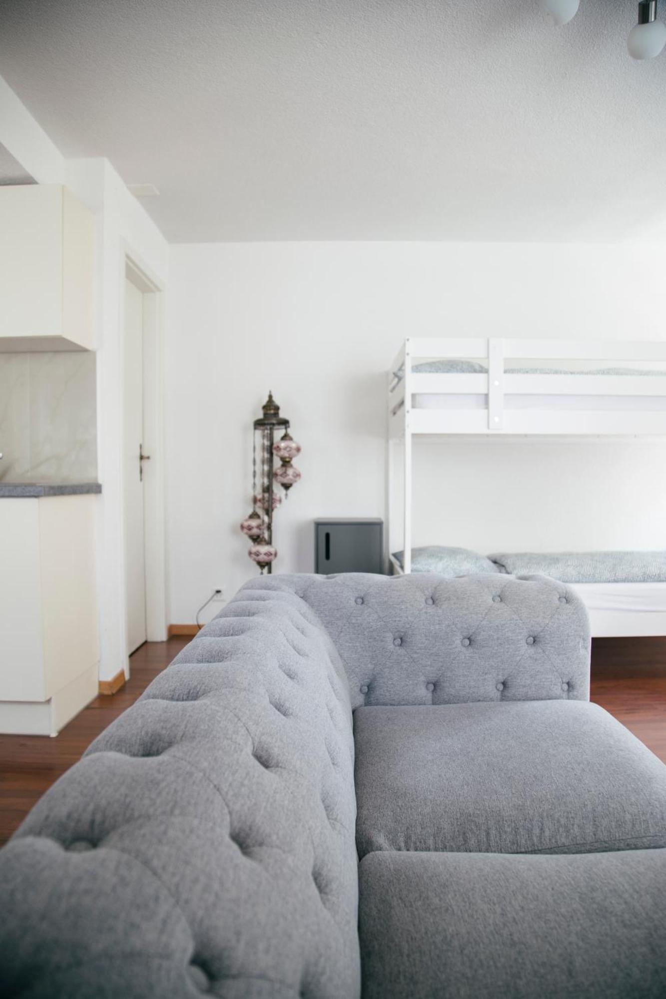 Nimbuzzz Apartments Unterseen 客房 照片