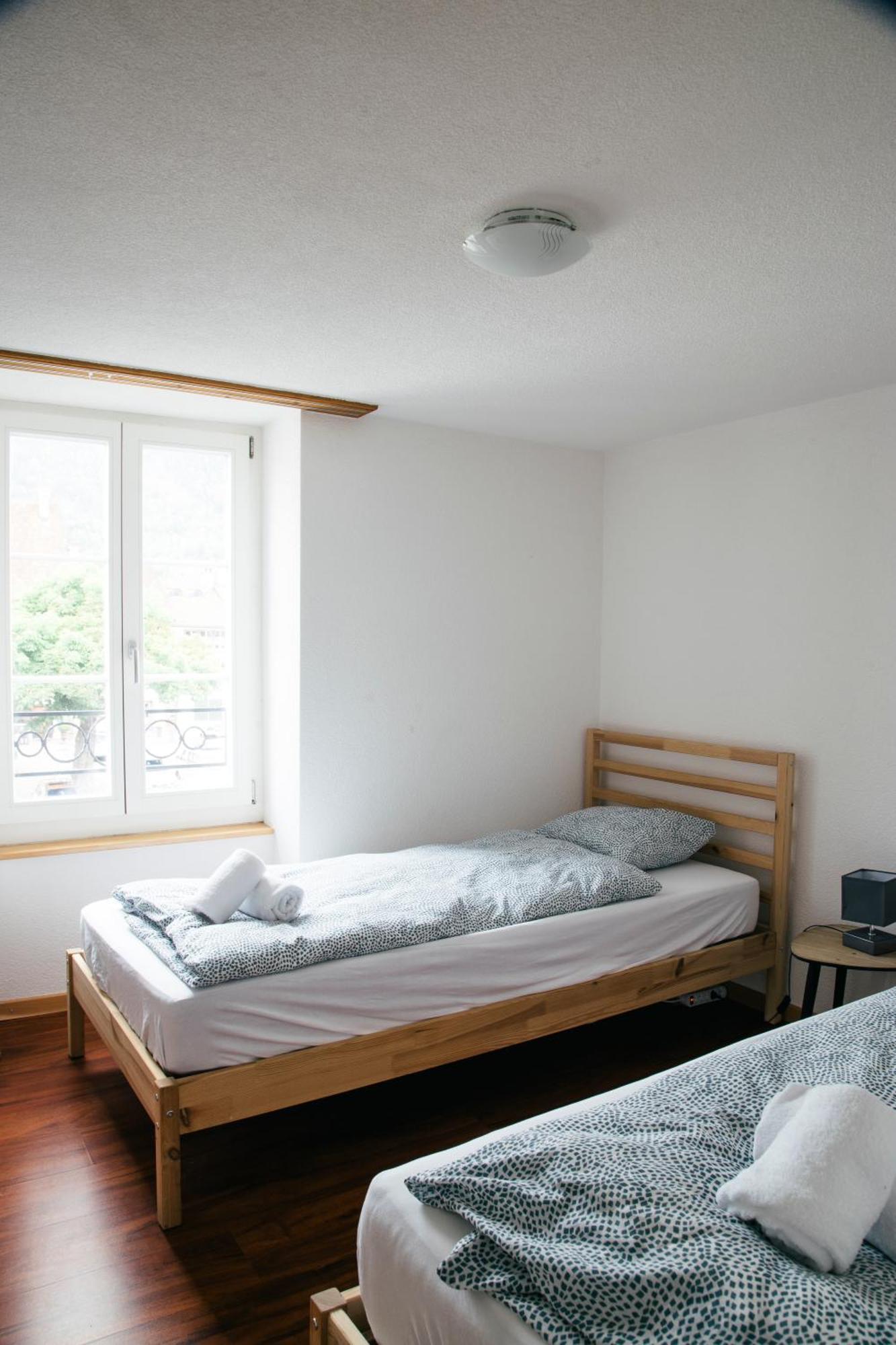 Nimbuzzz Apartments Unterseen 客房 照片